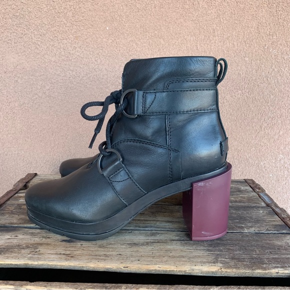 Sorel Margo Black Leather Lace-Up Ankle Boot - Picture 3 of 10